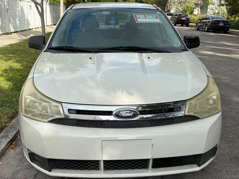 Used 2009 Ford Focus SE image 2