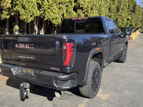 Used 2024 GMC Sierra 3500 AT4 w/ AT4 Premium Plus Package image 13