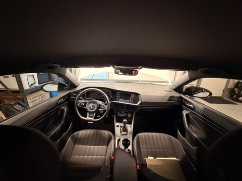 Used 2019 Volkswagen Jetta GLI FWD image 12