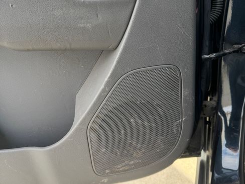 Used 2011 Hyundai Santa Fe GLS image 11