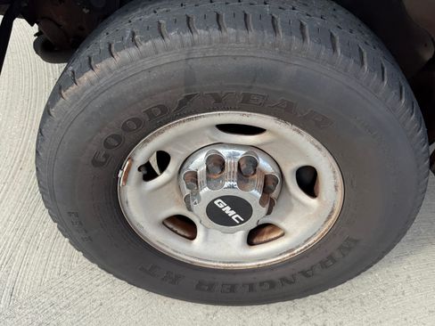 Used 2006 GMC Savana 3500 SLE Extended Van 3D w/ LT Preferred Equipment Group image 14