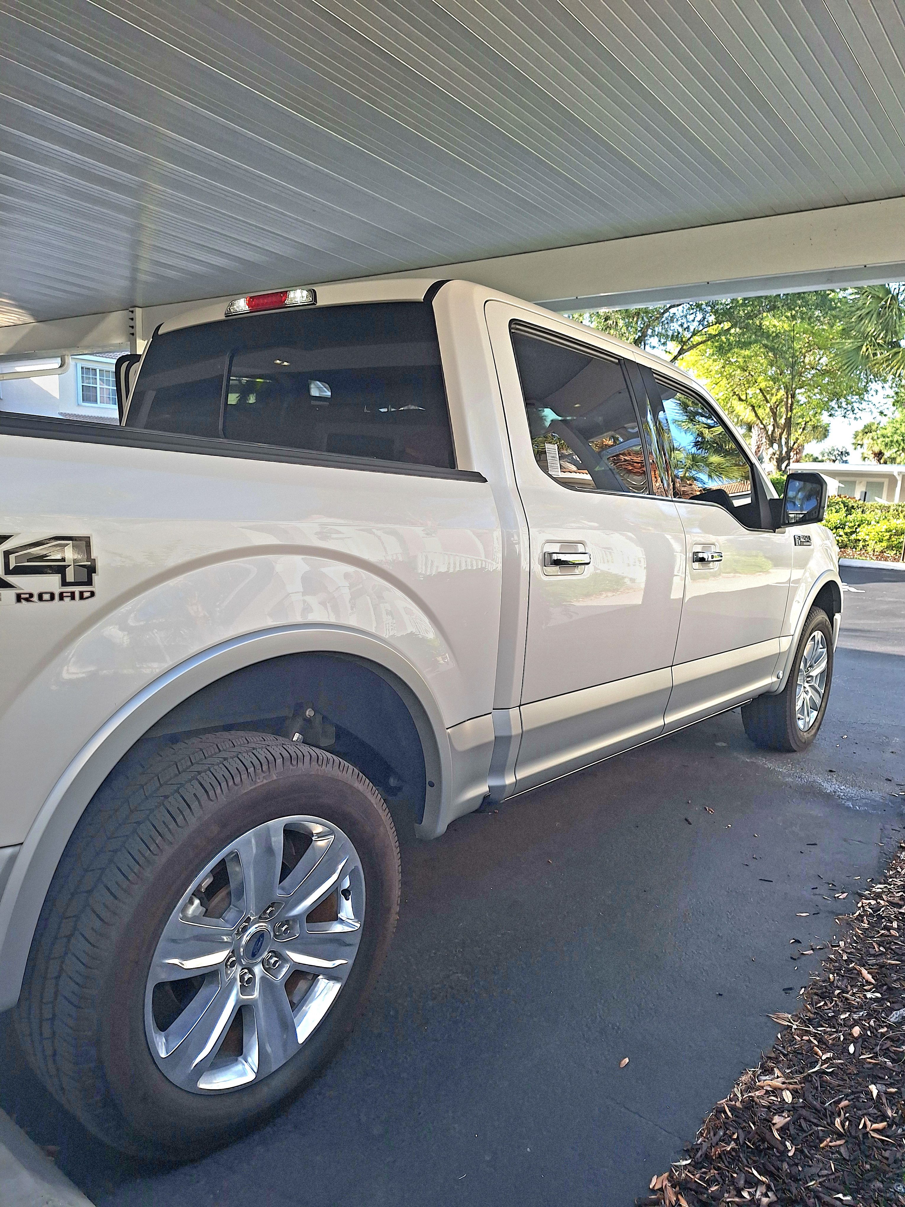 Used 2019 Ford F150 Platinum w/ Equipment Group 701A Luxury AWD/4WD image 17