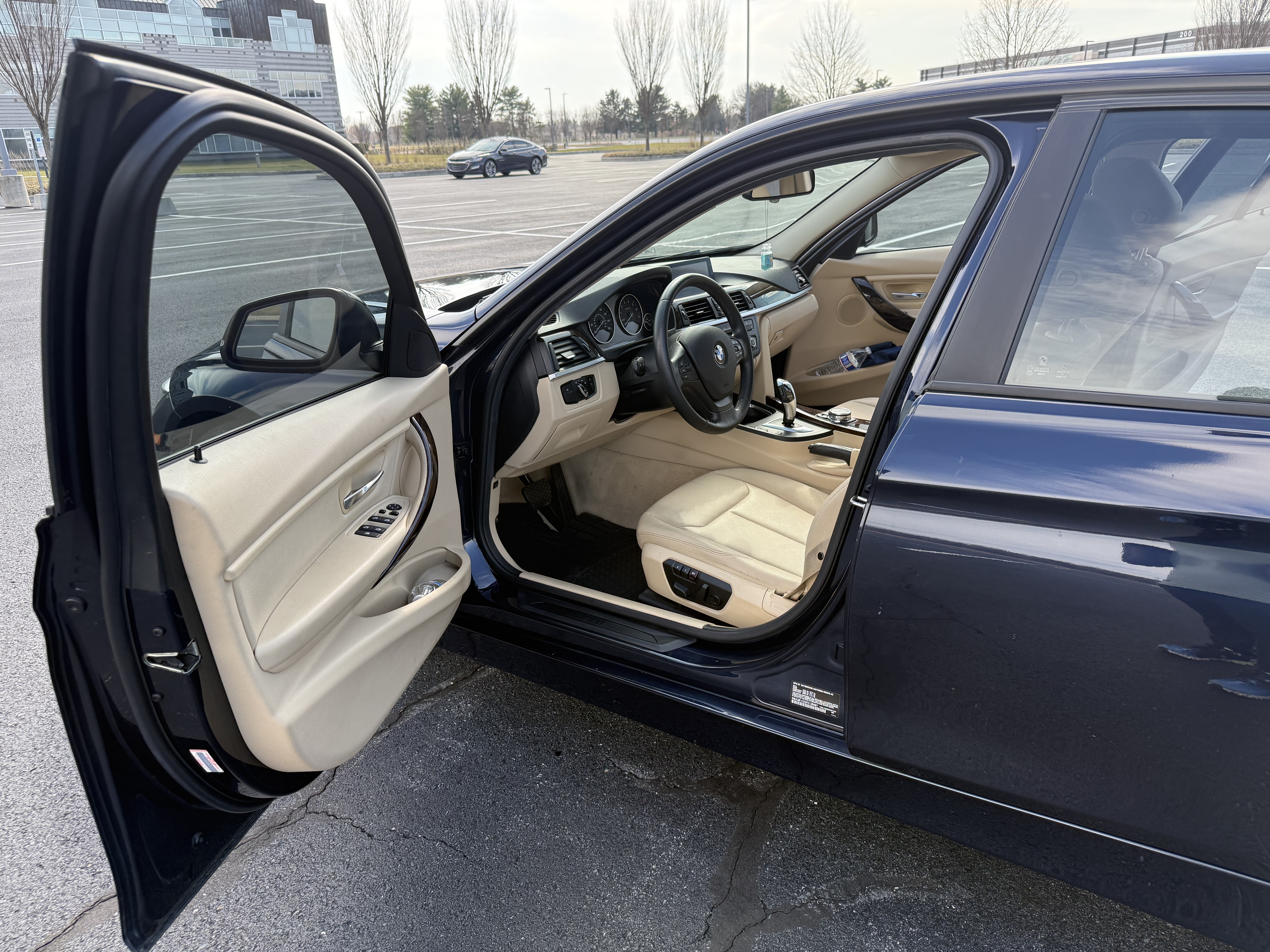 Used 2015 BMW 320i Sedan RWD image 10
