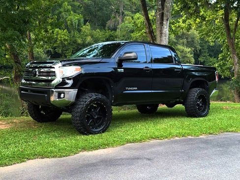 Used 2016 Toyota Tundra SR5 w/ SR5 Upgrade Package image 2