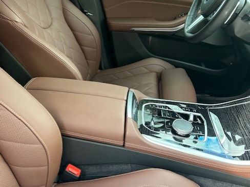 Used 2025 BMW X5 xDrive50e w/ M Sport Package image 8