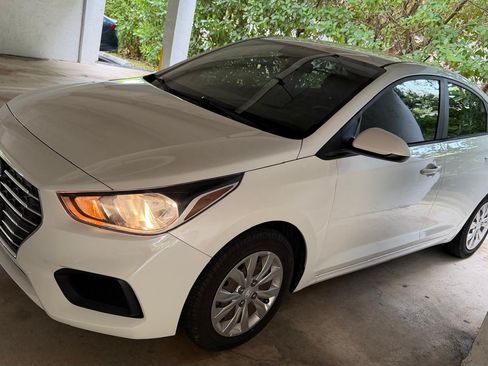 Used 2019 Hyundai Accent SE FWD image 9