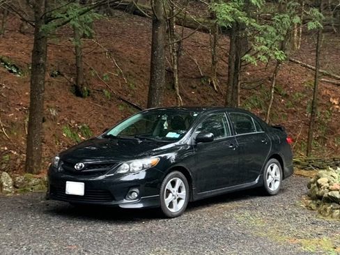 Used 2012 Toyota Corolla S FWD image 1