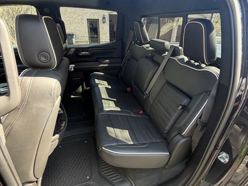 Used 2022 GMC Sierra 1500 AT4X image 11