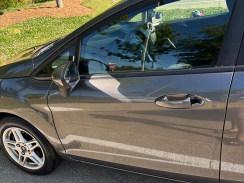 Used 2017 Ford Fiesta SE FWD image 20