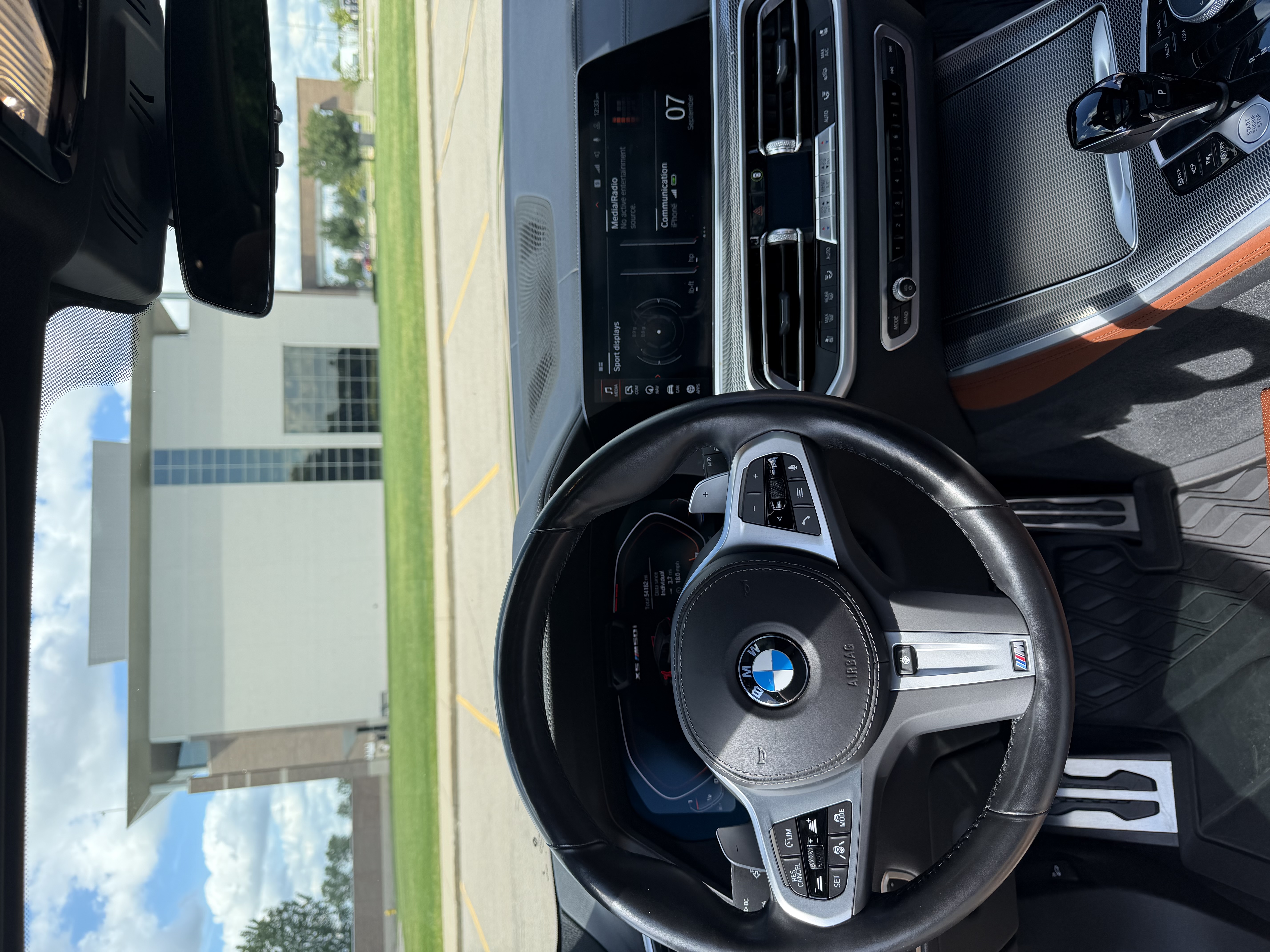 Used 2022 BMW X5 M50i w/ Premium Enhanced Package AWD/4WD image 17