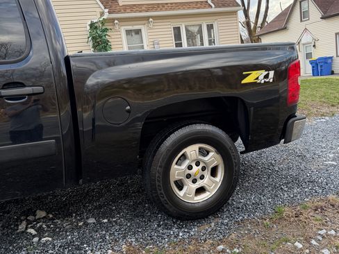 Used 2008 Chevrolet Silverado 1500 LT w/ Suspension Package, Off-Road image 6