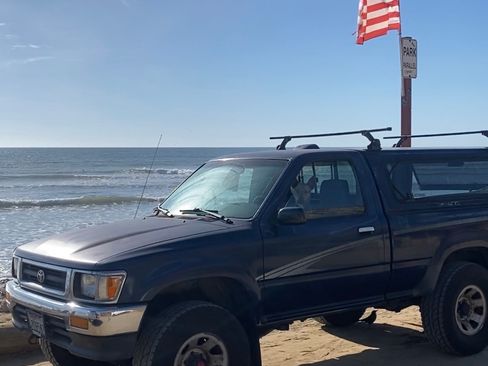 Used 1994 Toyota Pickup DX image 6