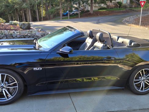 Used 2017 Ford Mustang GT Premium w/ Equipment Group 401A image 1