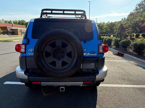 Used 2007 Toyota FJ Cruiser 2WD image 5