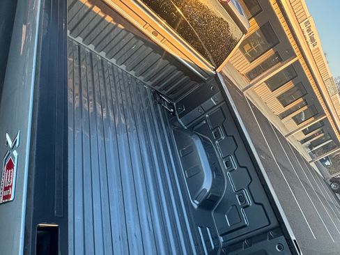 Used 2021 GMC Sierra 1500 SLE w/ X31 Off-Road Package image 12