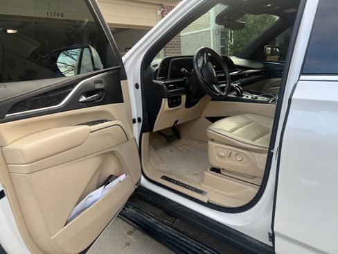 Used 2022 Cadillac Escalade Premium Luxury w/ Performance Package AWD/4WD image 5