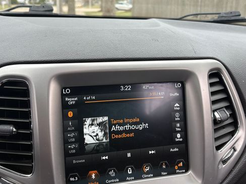 Used 2018 Jeep Compass Latitude w/ Popular Equipment Group image 12