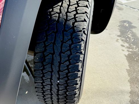 Used 2020 Jeep Cherokee Trailhawk image 9