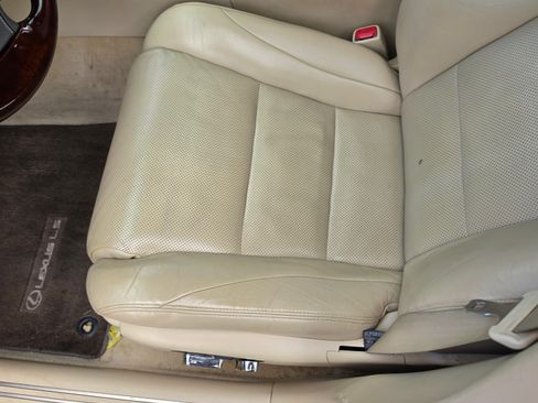 Used 2013 Lexus LS 460 L w/ Preferred Accessory Package RWD image 12