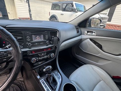 Used 2015 Kia Optima EX w/ EX Premium Package image 10