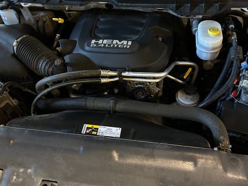 Used 2018 RAM 2500 Tradesman w/ Chrome Appearance Group image 12