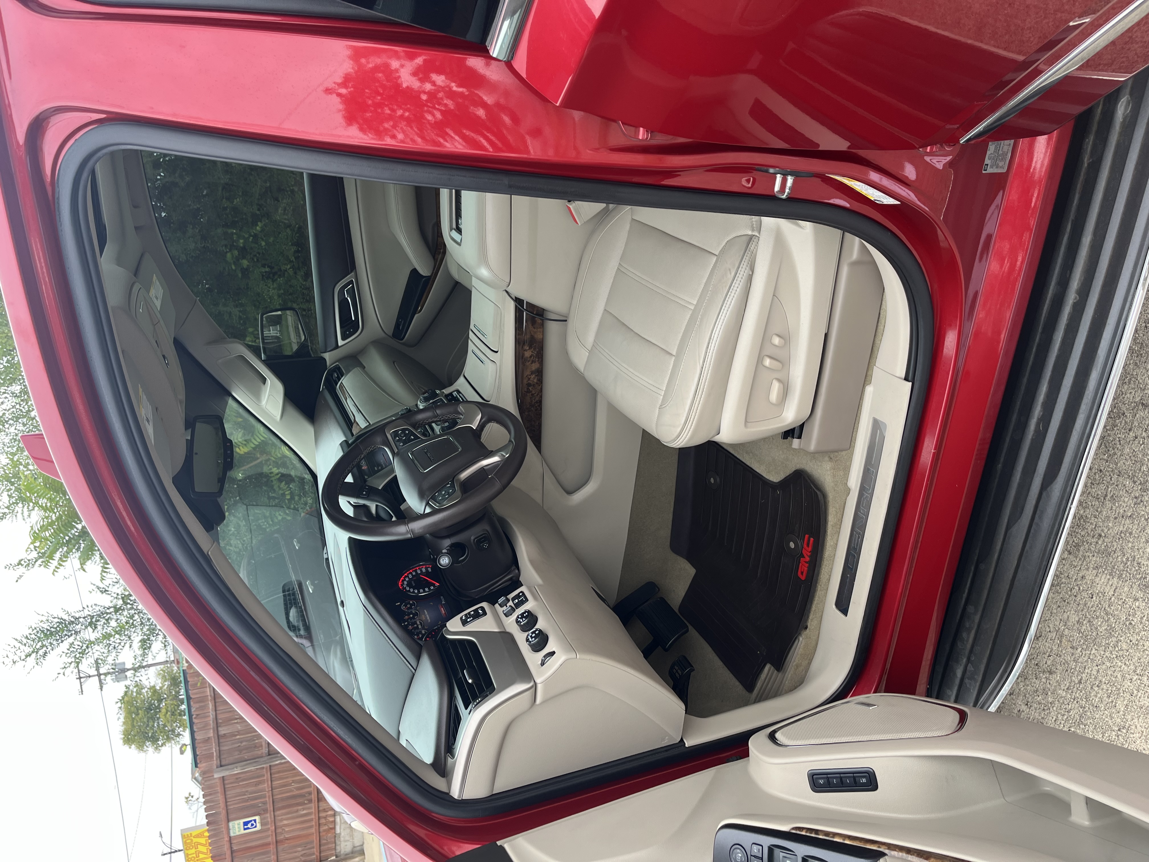 Used 2015 GMC Yukon Denali w/ Open Road Package AWD/4WD image 11