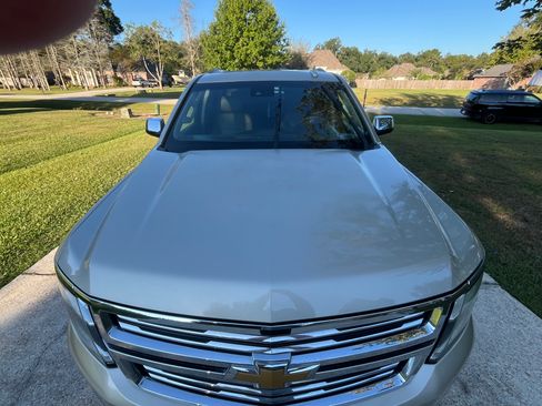 Used 2015 Chevrolet Suburban LTZ image 8