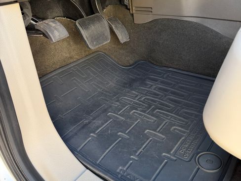 Used 2016 Lincoln Navigator Select image 25