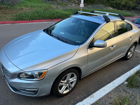 Used 2014 Volvo S60 T5 image 2