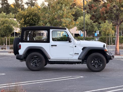 Used 2024 Jeep Wrangler Sport AWD/4WD image 5