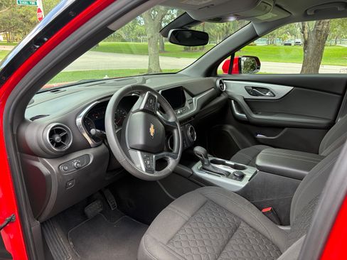 Used 2021 Chevrolet Blazer LT AWD/4WD image 12