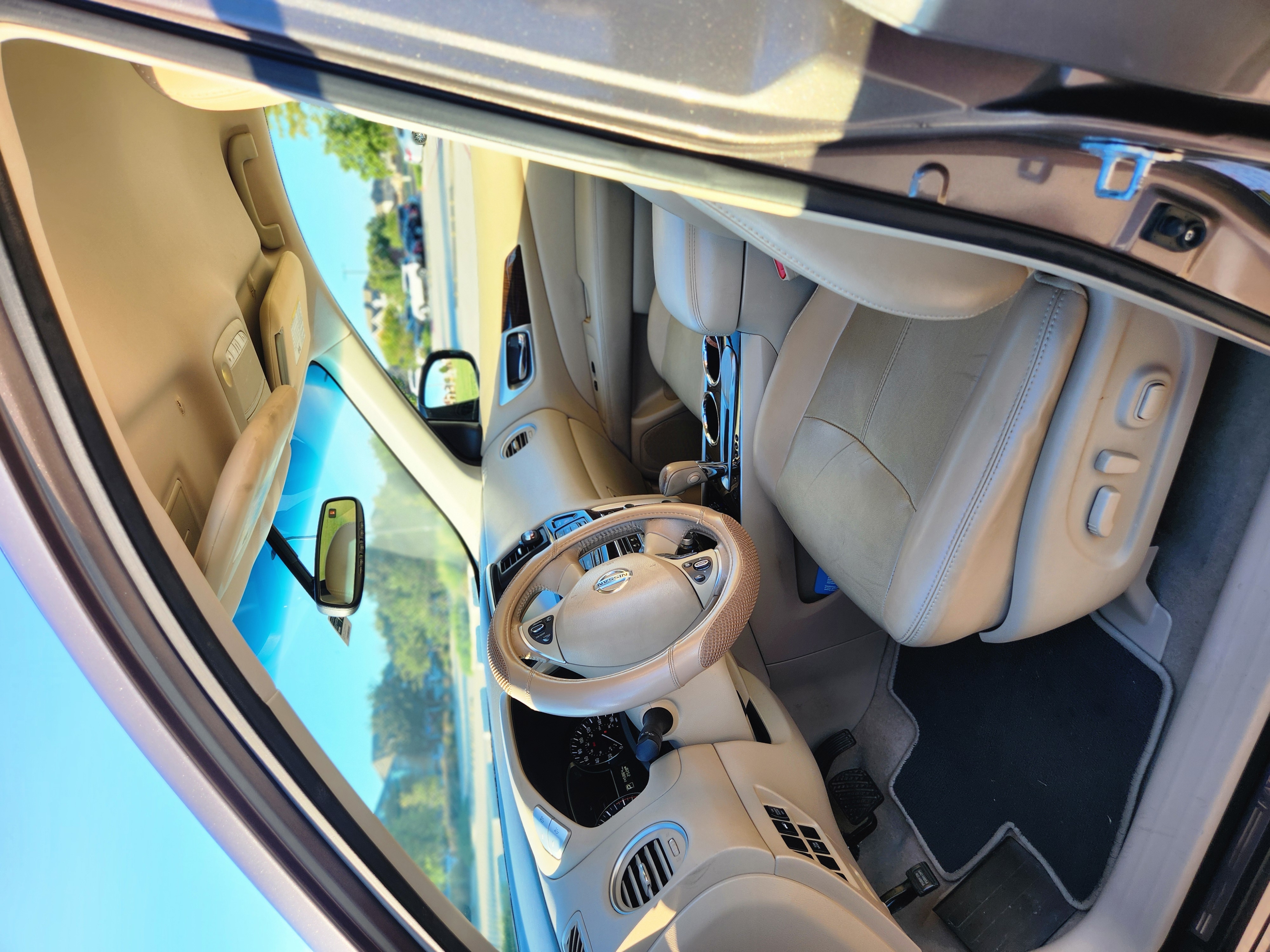 Used 2014 Nissan Pathfinder SL w/ Trailer Tow Package FWD image 4