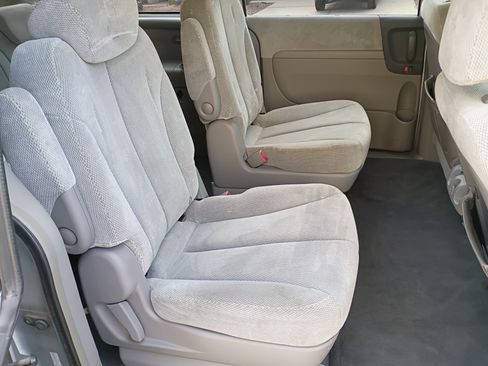 Used 2007 Kia Sedona EX image 10