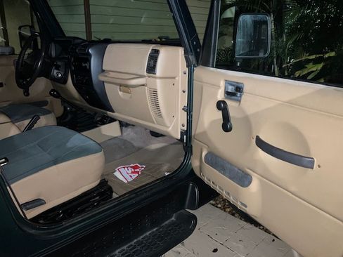 Used 2000 Jeep Wrangler Sahara image 10