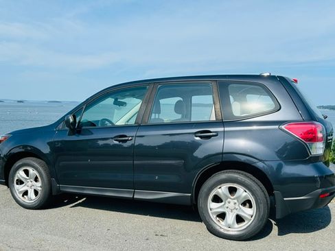 Used 2018 Subaru Forester 2.5i AWD/4WD image 2