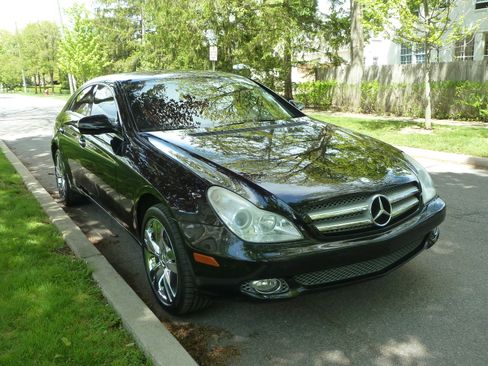 Used 2009 Mercedes-Benz CLS 550 image 1