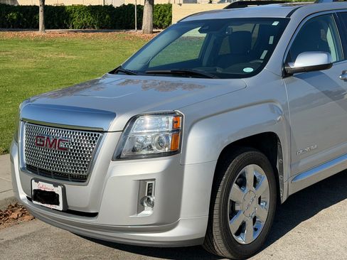 Used 2014 GMC Terrain Denali image 2