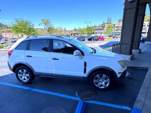 Used 2012 Chevrolet Captiva Sport LS image 2