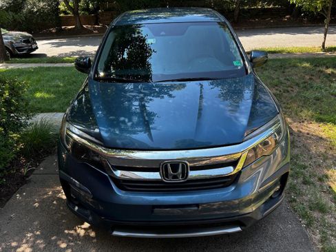 Used 2019 Honda Pilot EX image 1