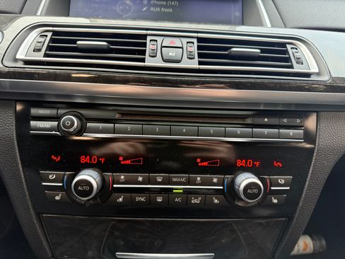 Used 2014 BMW 740Li image 10