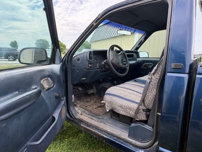 Used 1998 Chevrolet Silverado 2500 4x4 Regular Cab w/ Comfort & Convenience Pkg