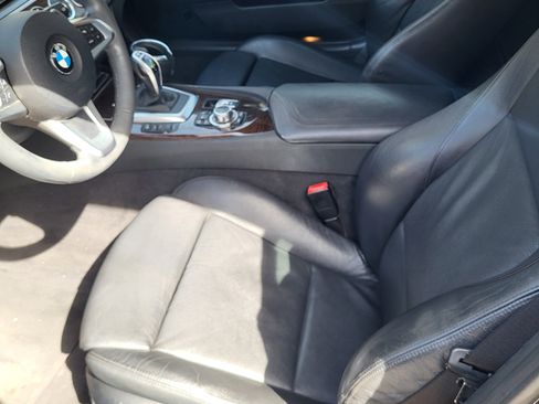 Used 2013 BMW Z4 sDrive35i image 8