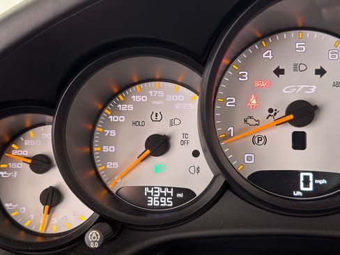 Used 2018 Porsche 911 GT3 image 9