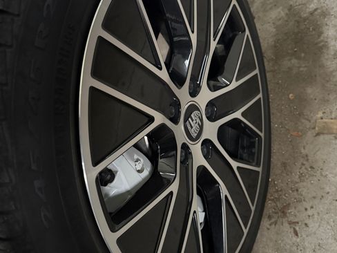Used 2020 Porsche Taycan AWD/4WD image 14