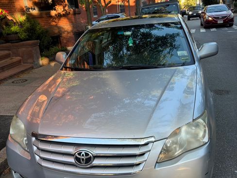 Used 2007 Toyota Avalon Touring FWD image 4