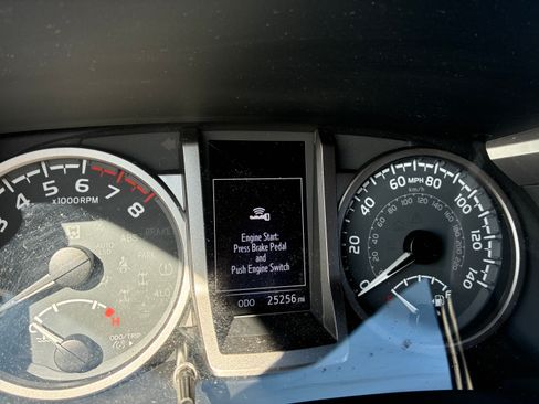Used 2023 Toyota Tacoma Limited AWD/4WD image 18