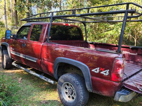 Used 2003 Chevrolet Silverado 2500 LT w/ Skid Plate Package image 2