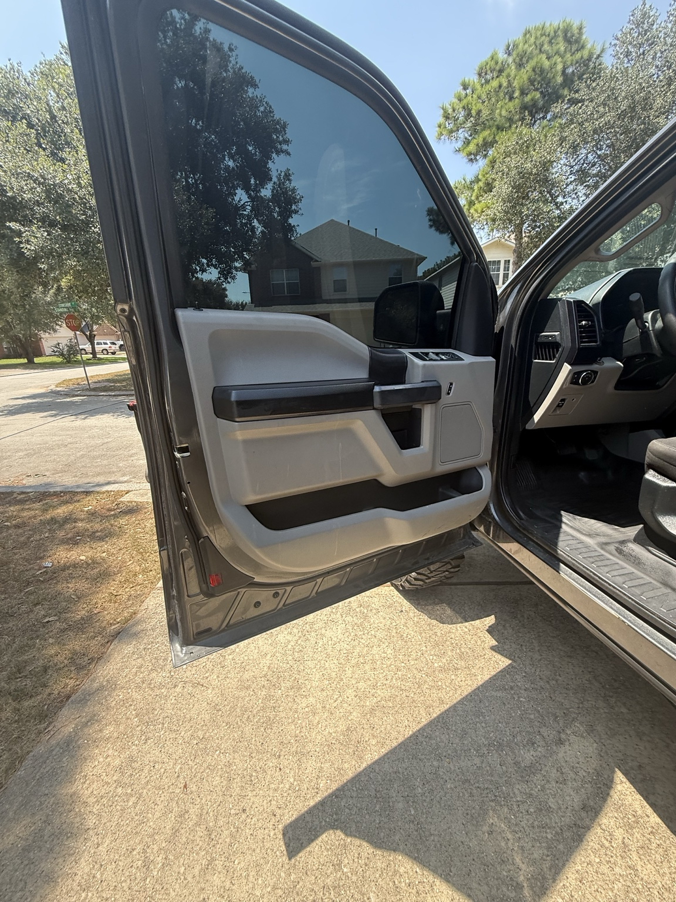 Used 2017 Ford F150 XL w/ Equipment Group 101A Mid RWD image 19