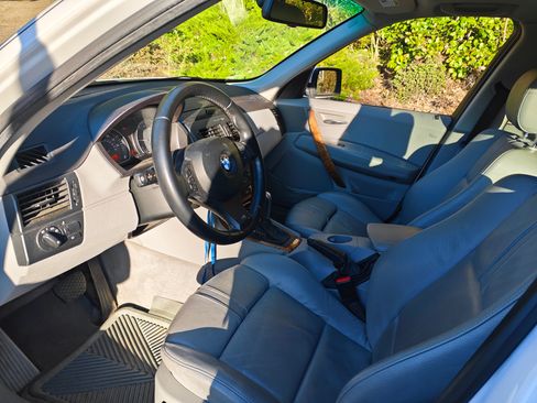 Used 2006 BMW X3 3.0i image 9