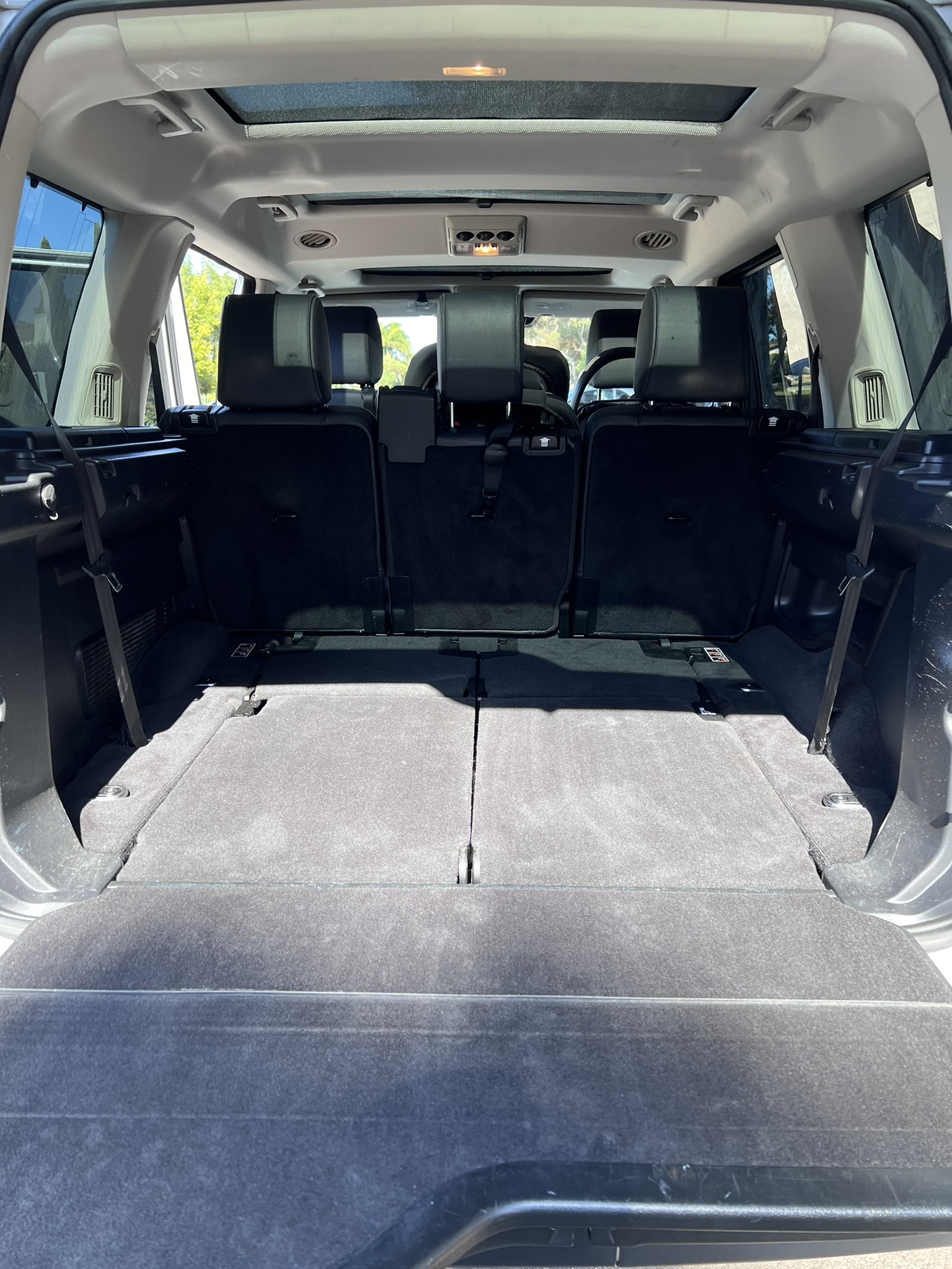 Used 2016 Land Rover LR4 HSE Silver Edition AWD/4WD image 18